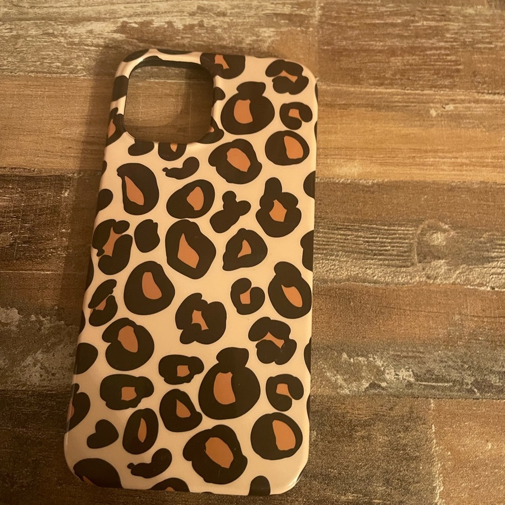 iPhone 12 Pro Max phone case casely leopard